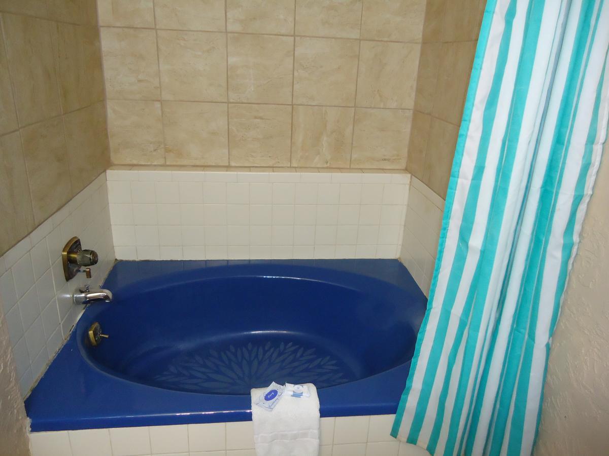 Budget Inn Лоутън Екстериор снимка
